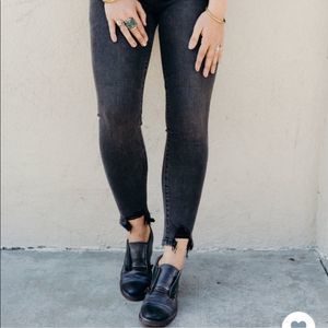 CJLA Carly Jean Los Angeles Blake Skinny Jeans Vintage Black Distressed Size 5